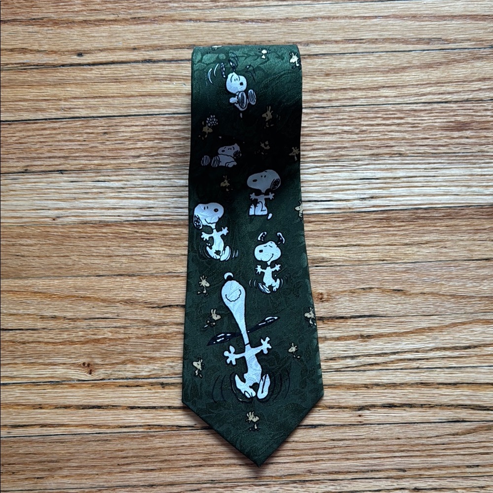 Vintage Snoopy Necktie 1965 / 100% Polyester / Green